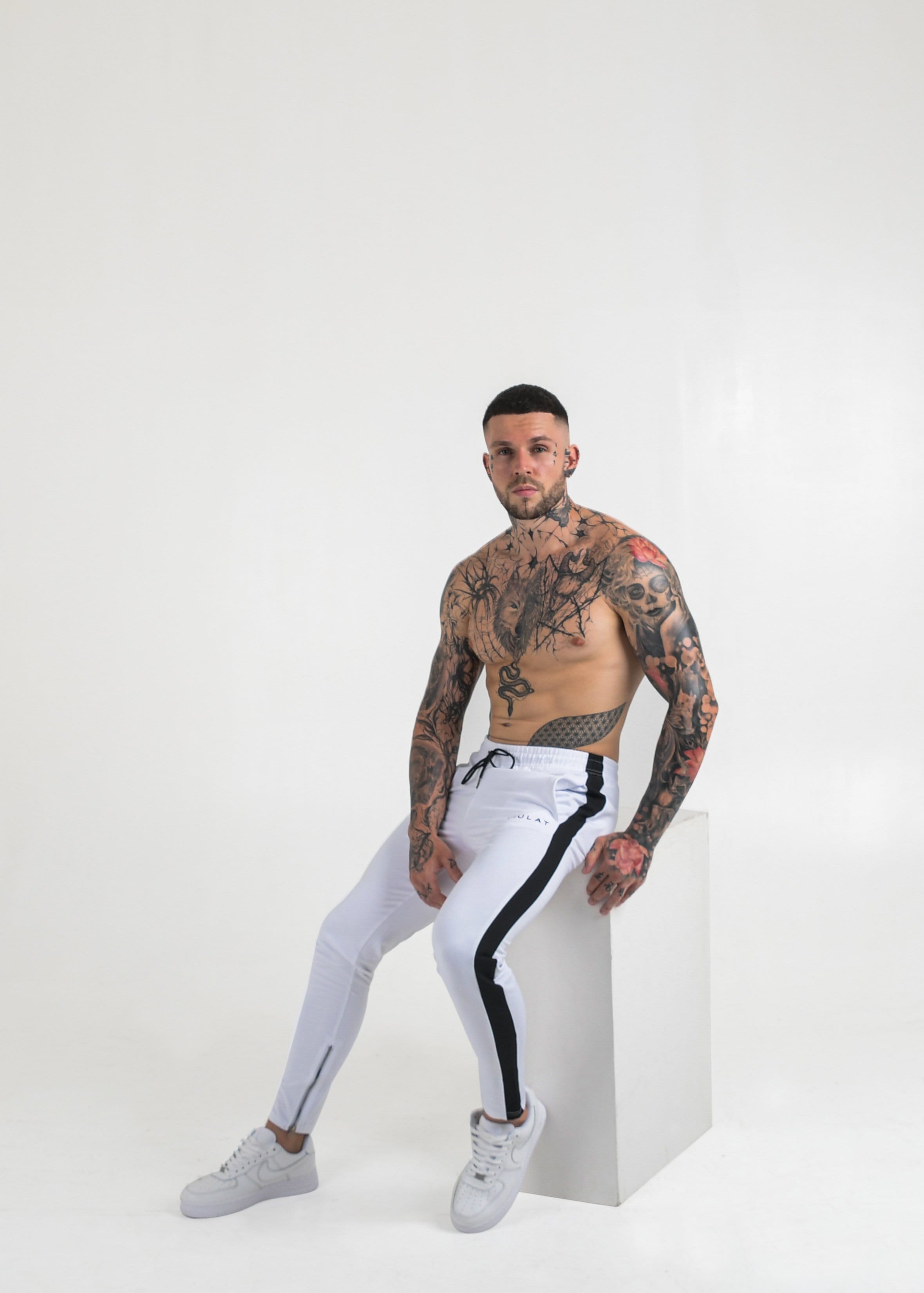 Mulat Mulat Essentials Gym Pants - White 