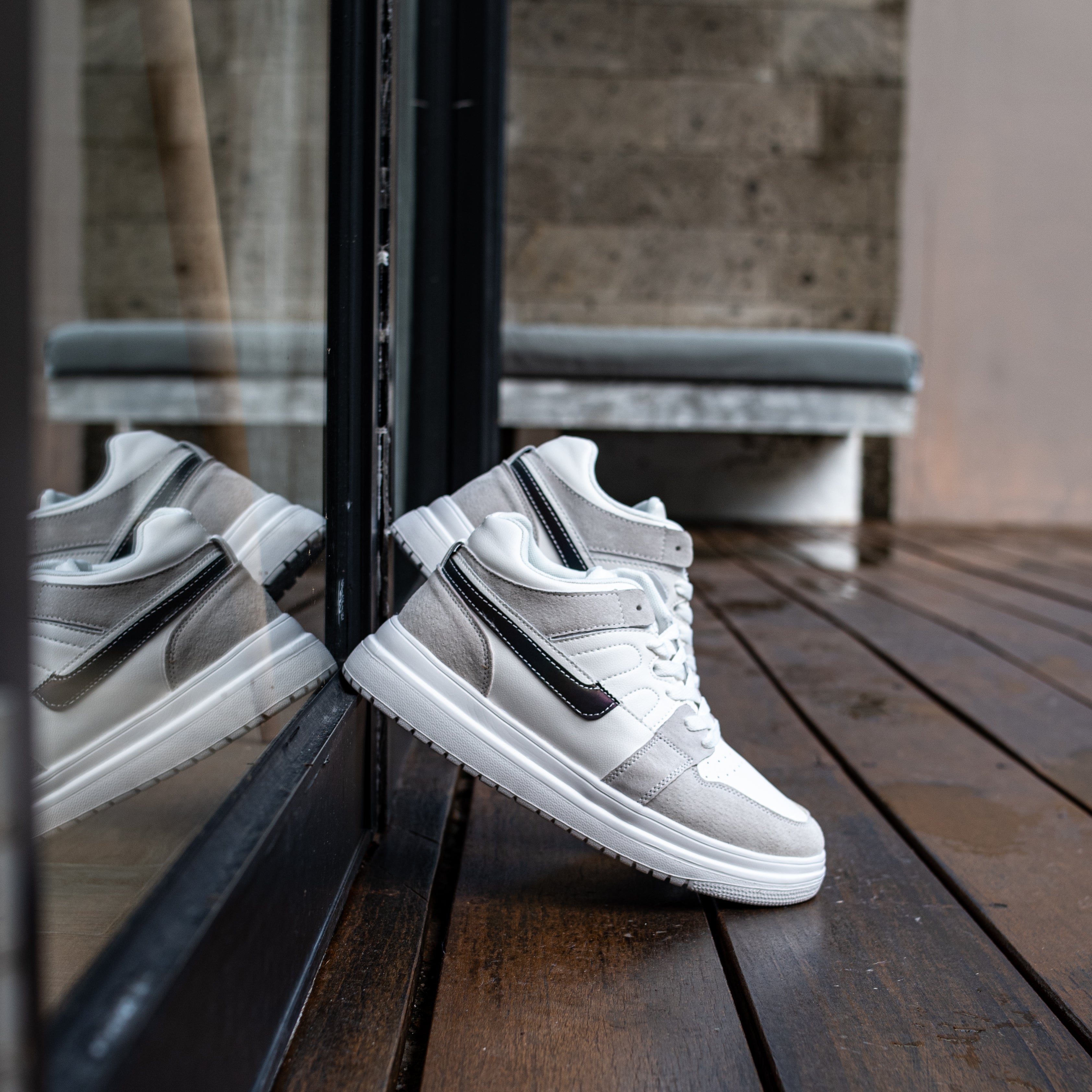 Mulat Mulat Genesis Sneakers (2.5" Boost)